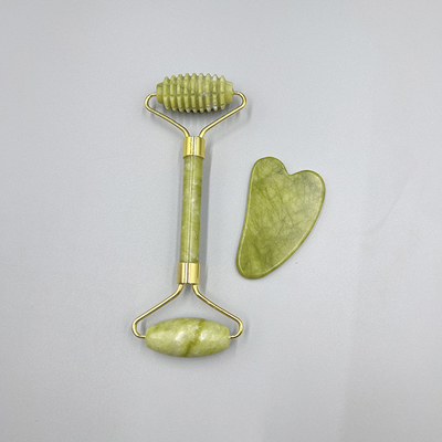 OEM/ODM Rose Quartz Jade Roller Facial Stone Massager Set com óleo de soro e Gunsha