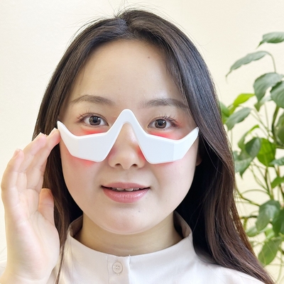 Plug-in USB anti-envelhecimento Tipo 3D Vibração ocular LED Dispositivo de terapia de luz vermelha para cuidados oculares