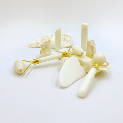 2023 Modelos Mais Novos Yin Yang Gua Sha Set 100% Roller de Jade Natural para Cuidados Faciais da Pele